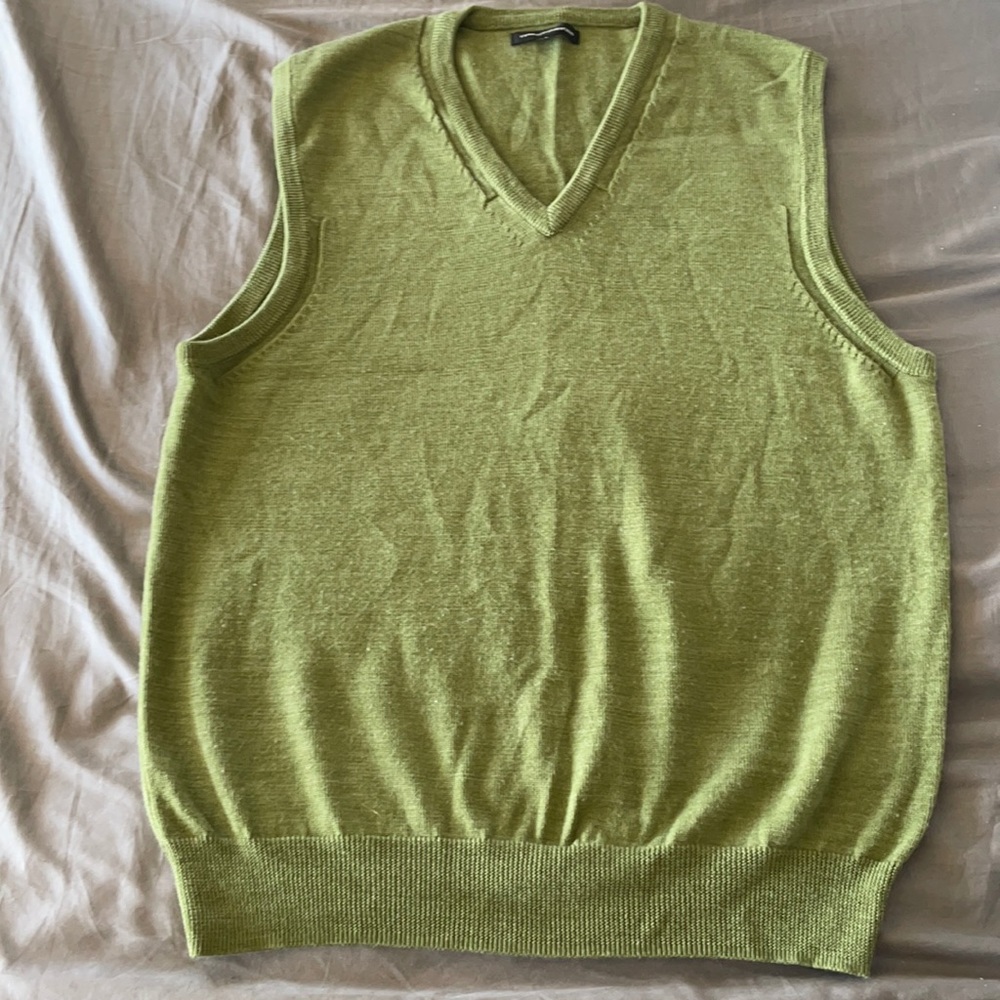 EUC Express Men’s Sweater Vest Size L